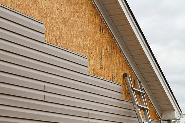 Professional Fiber Cement Siding technician working in Silverdale, WA